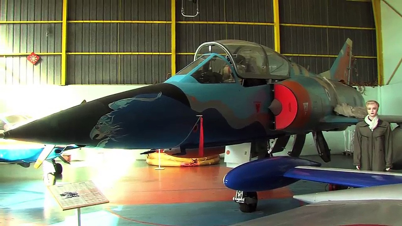 LA REVUE : La revue : Musée de l'aviation de St Victoret/Claude Piccirello-Maire/Claude Tornor-Pdt du Musée