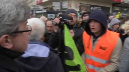 "Dehors", "On vous déteste", "Charognard" ... Jean-Luc Mélenchon insulté lors de la manifestation en soutien aux cheminots à Paris