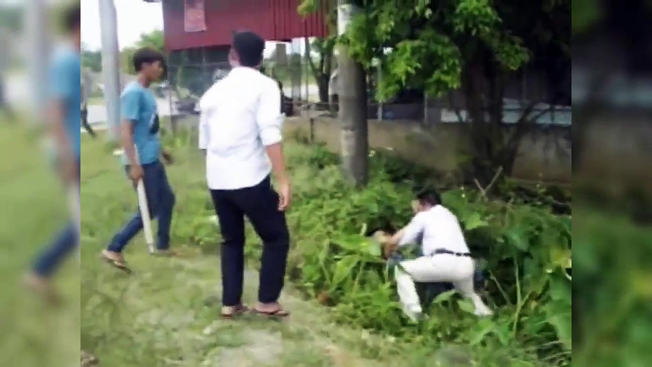 Người yêu cũ dẫn đàn em cướp cô dâu trong đám cưới đánh nhau tả tơi