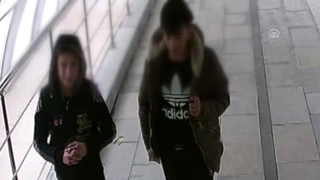 Üst Geçide Zarar Veren Şüpheliler Güvenlik Kamerasına Yakalandı