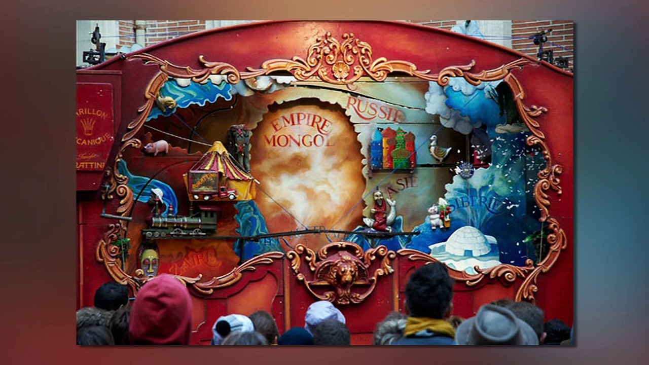 LA REVUE : La revue : Michel Almon/Drôles de Noëls/Arles