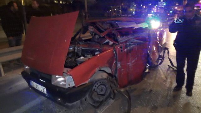 Otomobil tır ile bariyer arasına sıkıştı: 1 yaralı