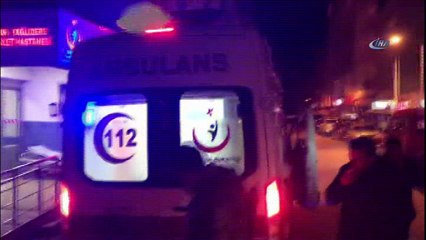 Zırhlı araç dereye yuvarlandı: 2 polis yaralı