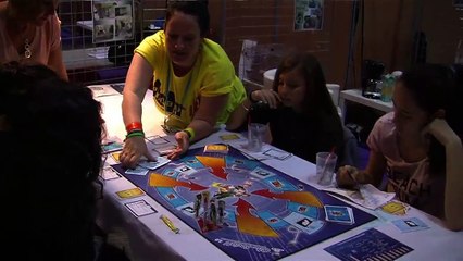 LA REVUE : La revue : Omar Kpodar/Isabelle Garcia/Santé/Salon des Jeunes