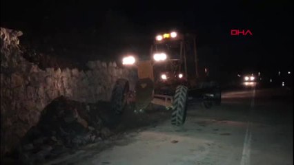 Karabük'te Yola Düşen Dev Kaya Ulaşımı Aksattı Hd