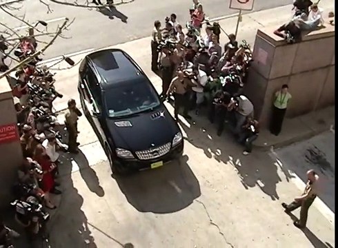 Britney Spears Gushes To Paparazzi About Her Kids: I've Got Em Back, Baby Leaving Court [2007]