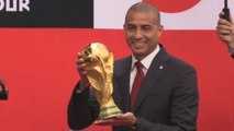 Copa Mundial de la FIFA aterriza en Colombia en la manos de David Trezeguet