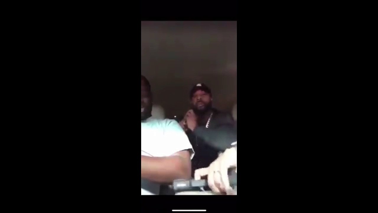 Jovem mata namorado durante brincadeira com arma dentro de carro; Assista