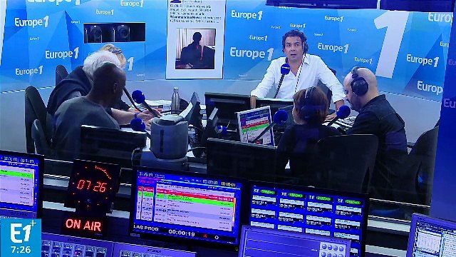 Marie-Joy de la radio FIP : Ce matin, un train sur douze circule en France ! Attention à pas éternuer ou faire vos lacets quand il arrive !