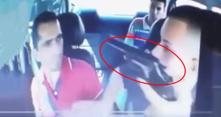 UBER Şoförü Silahlı Gasba Uğradı, O Anlar Kameraya Yansıdı