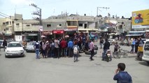 Filistinliler Gazze Sınırında Devam Eden Gösteriler İçin Lastik Topladı - Gazze