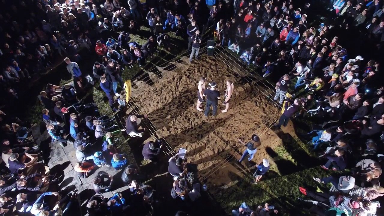 MMA vs Muay Thai  (HD720p)