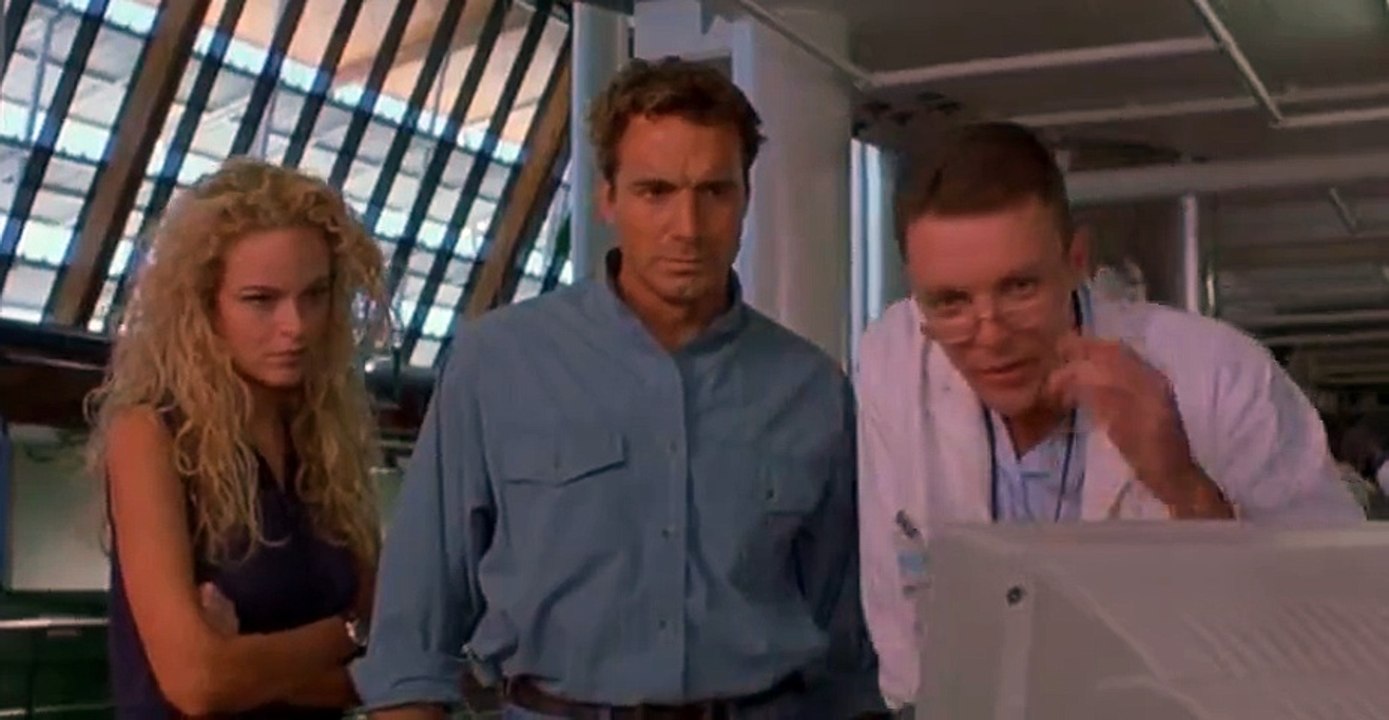 Shark Attack 2  282001 29    - Part 02