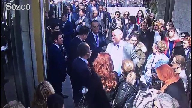 TBMM'de bu kez CHP’li kadın ziyaretçi soyundu