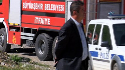 Apartmanda çıkan yangın mahalleliyi sokağa döktü