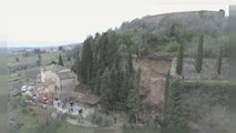 Crolla porzione di mura a san Gimignano