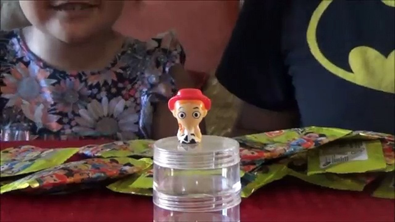 Abriendo Gogos de disney nueva serie 2 wikkeez crazy bones gogos