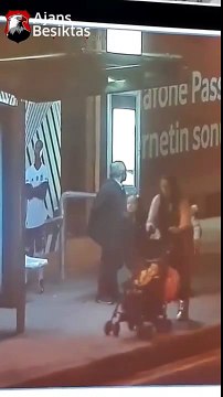 beşiktaş'ın otobüs durağına zarar veren dayı