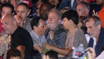 Lula se entregó a la policía para purgar 12 años de cárcel