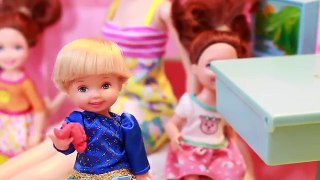 Barbie Toby visits vintage AllToyCollectors dollhouse
