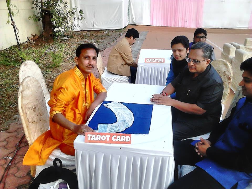 Karnataka Elections 2018 : ಸಿ ಎಂ ಸ್ಥಾನಕ್ಕೆ ಬಂತು ಅಚ್ಚರಿಯ ಹೆಸರು | ಜ್ಯೋತಿಷ್ಯ  | Oneindia Kannada