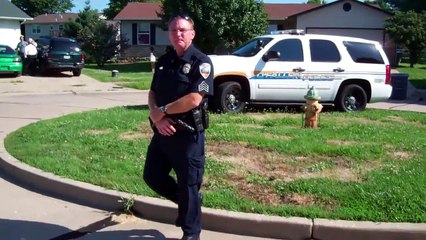Police Stop Dad While Cops Search Daughter's Home