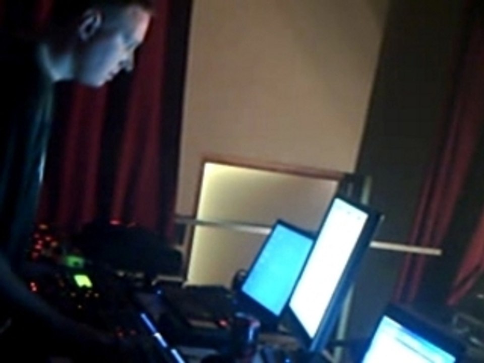 CLIP0073