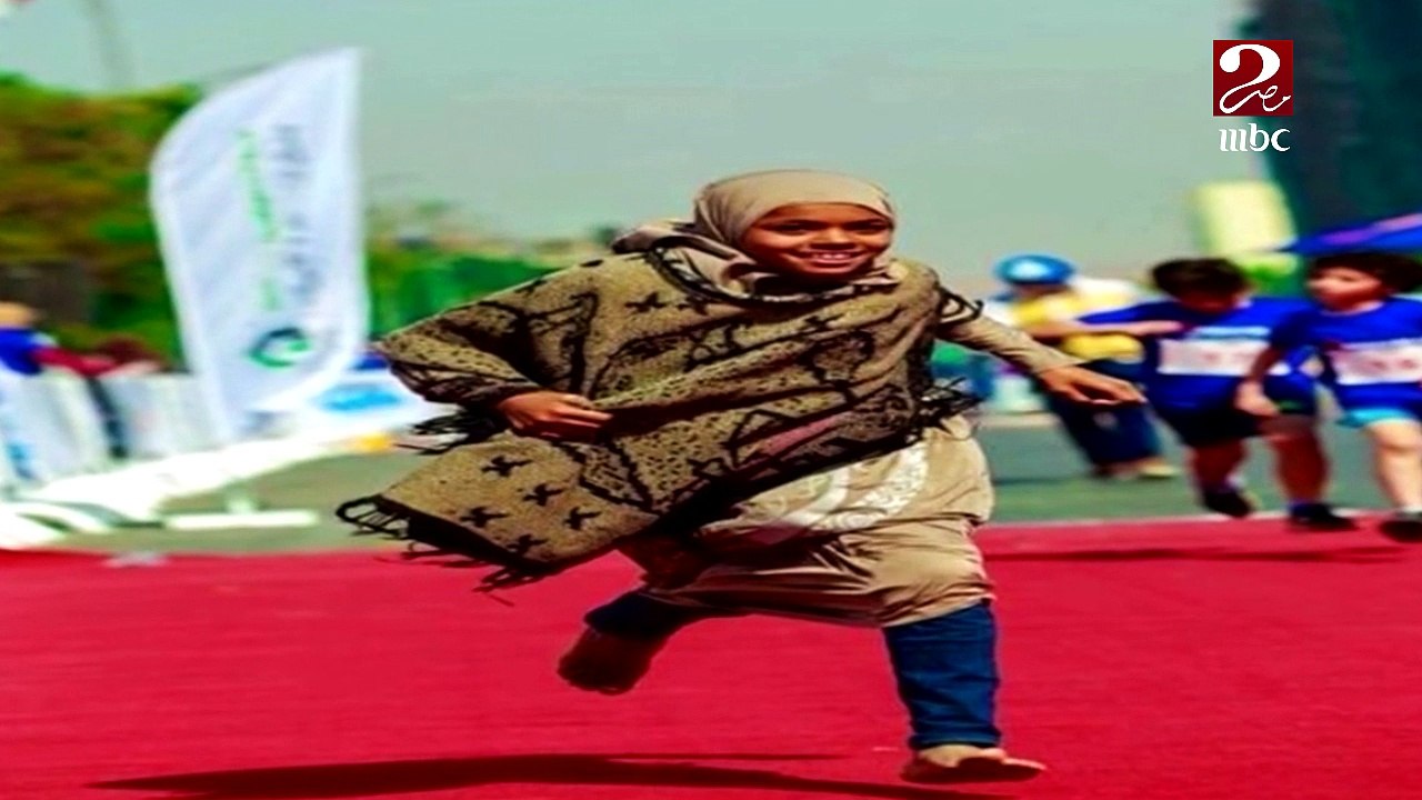 تعرف على حكاية الطفلة مروة التي شاركت في مارثون دون حذاء وفازت على الجميع
