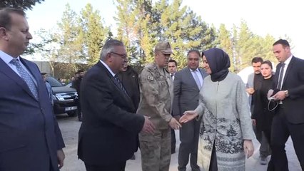 Bakan Kaya, Mehmetçikle Buluştu