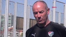 Bursaspor Teknik Direktörü Le Guen Öncelikli Hedefimiz Ligdeki Konumumuzu Korumak - Hd