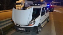 Kocaeli Otomobil Kaza Nedeniyle Duran Tır'a Çarptı 1 Ölü, 2 Yaralı Hd