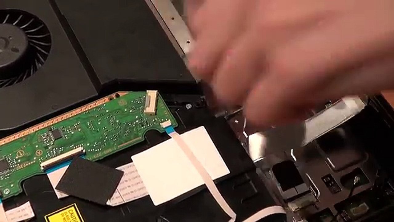 Разбор Sony PlayStation 4. Изучаем начинку консоли нового поколения