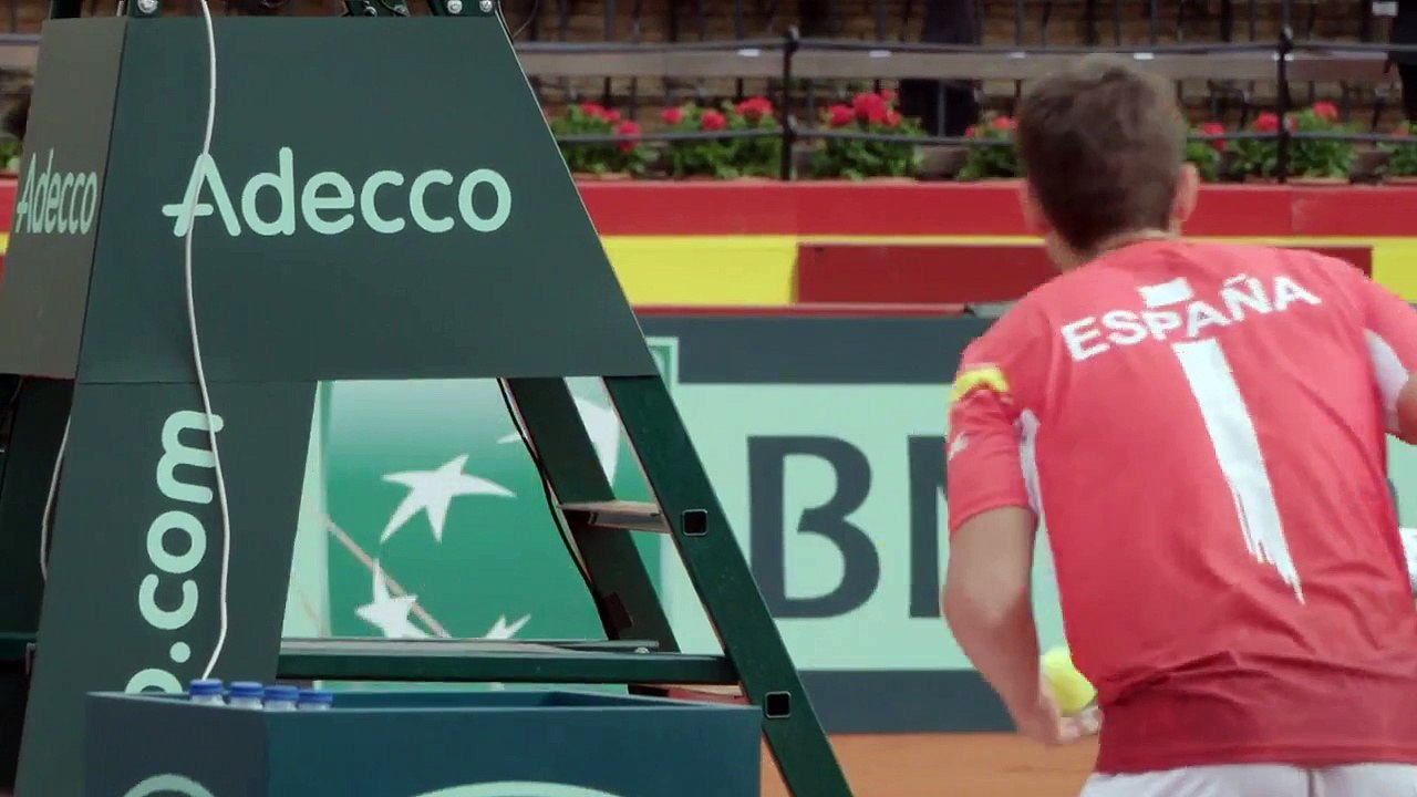 Rafa Warms Up