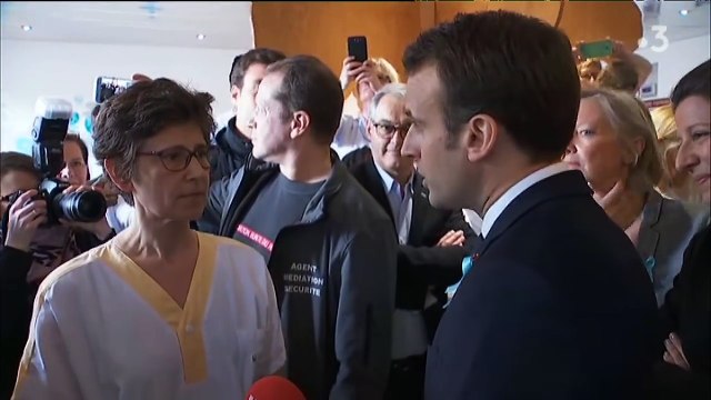 « Vous dites des bêtises. » Emmanuel Macron s’énerve face à des infirmières