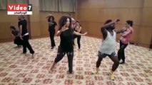 شاهد ورشة الرقص المعاصر لكريمة بدير بمهرجان شرم الشيخ المسرحى