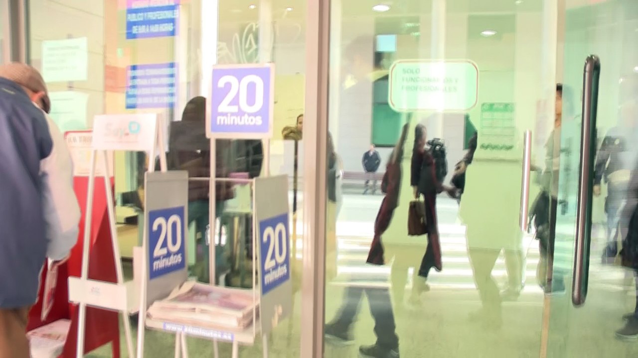 Ivonne Reyes acompaña a su hijo Alejandro al juzgado