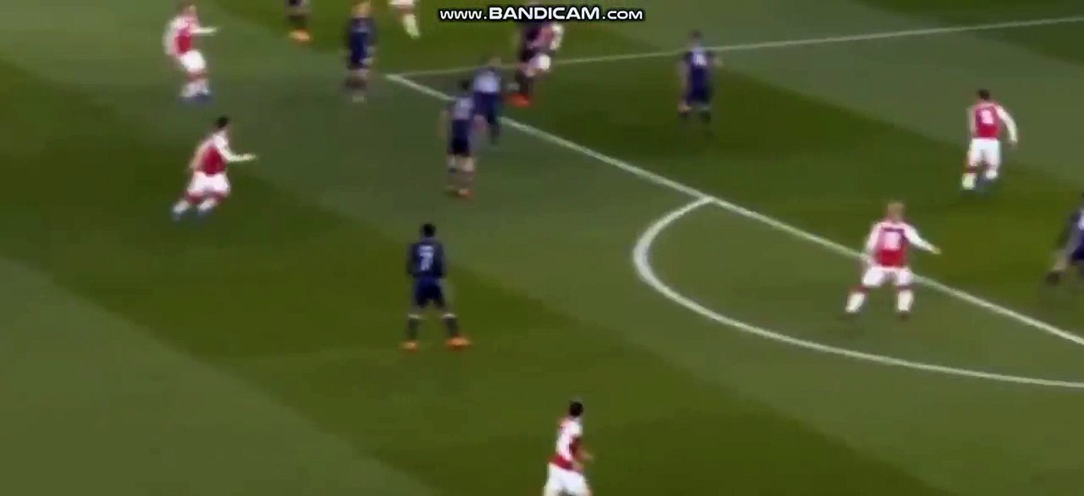 Toque genial de Ramsey no Arsenal-CSKA (vídeo)
