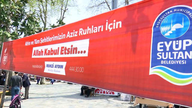 Afrin şehitleri için Eyüpsultan'da lokum dağıtıldı - İSTANBUL