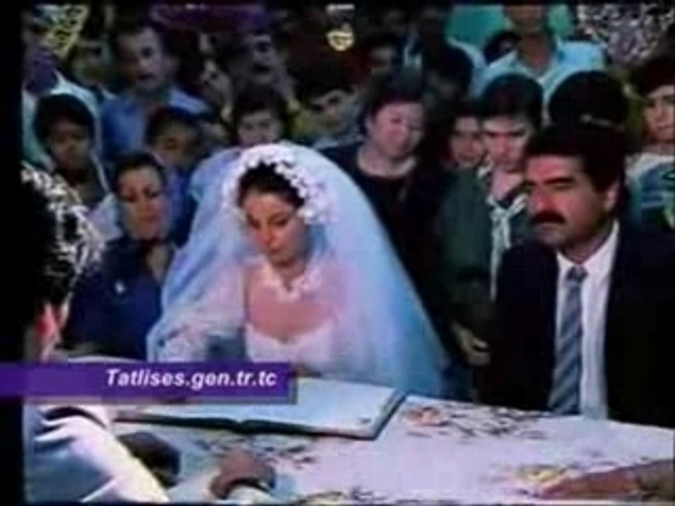 Mahsun kırmızıgül ağlama sen