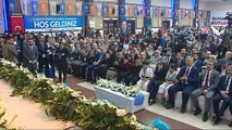 Enerji ve Tabii Kaynaklar Bakanı Berat Albayrak: ' Mehmetçiğini ziyarete giden başkumandanını hain terör örgütlerinin diliyle aynı safta durarak lanetleyecek düzeyde bir ihanet içerisinde bir muhalefet var'