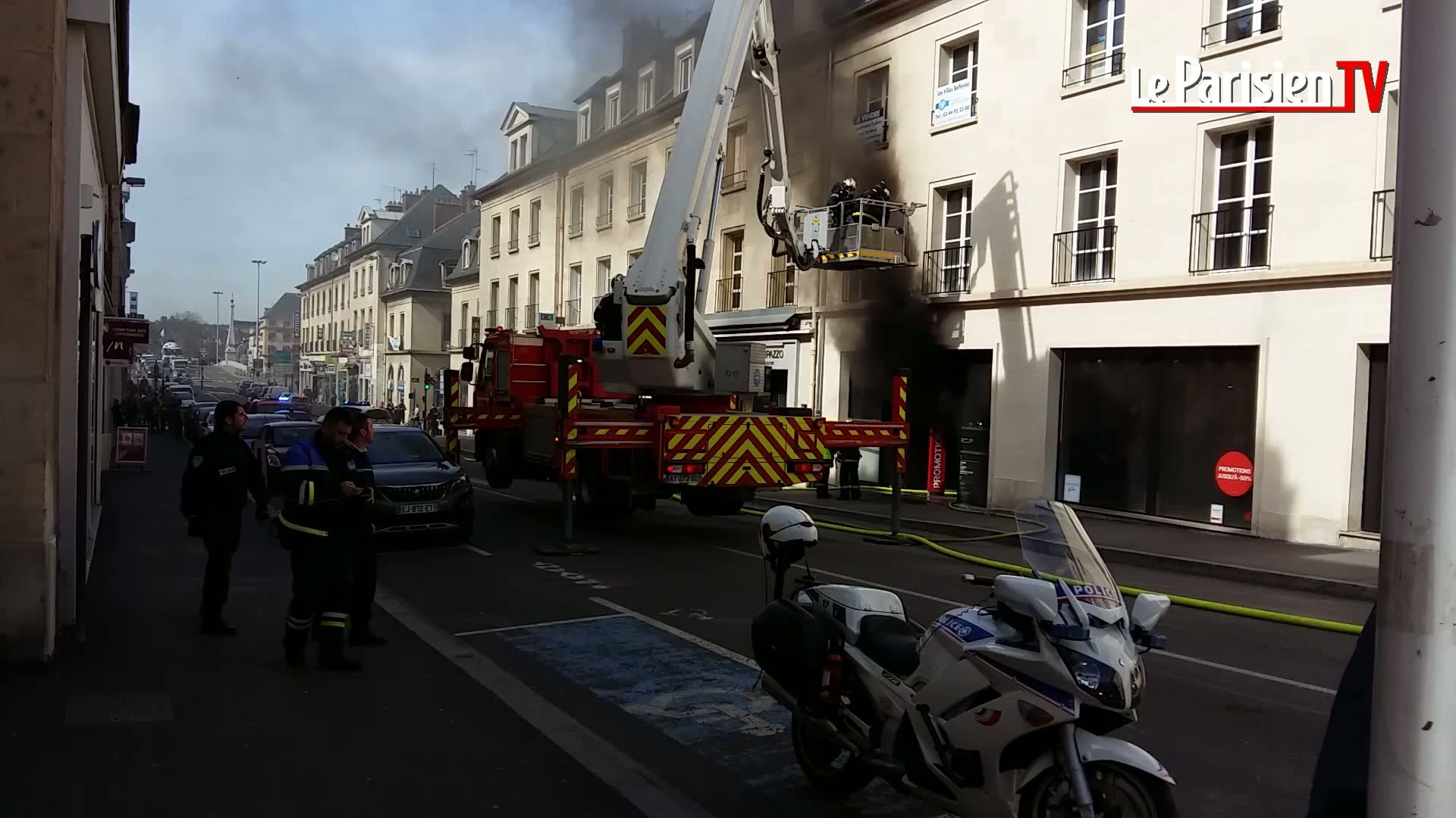 Oise : incendie en cours chez H&M à Compiègne - Vidéo Dailymotion
