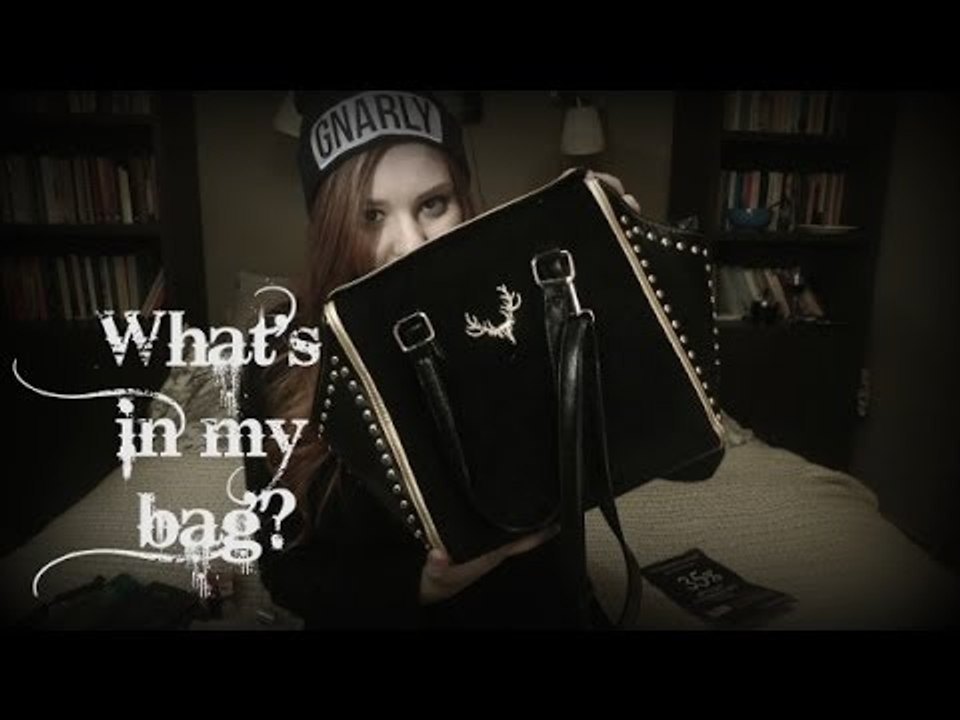 What's In My Bag in Greek! (UPDATED) + GIVEAWAY!