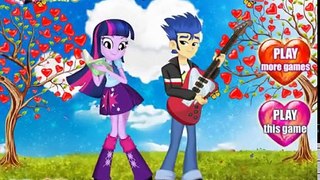 MLP Equestria Girls Twilight Sparkle and Flash Sentry Sweet Love and Kissing Game NEW