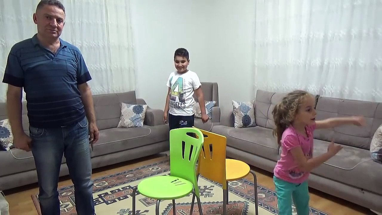 Sandalye Kapmaca Oynadık Çok Eğlendik Oynarken