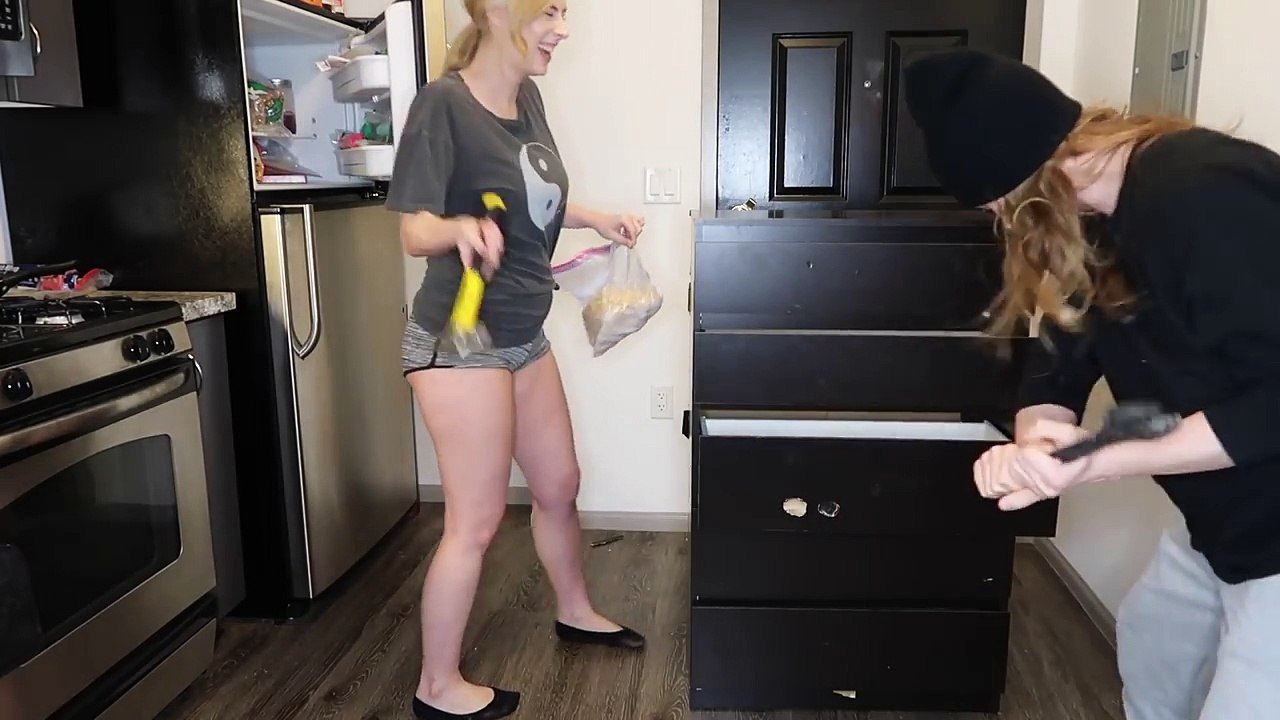 TWERKING AND PRANK on GIRLFRIEND!