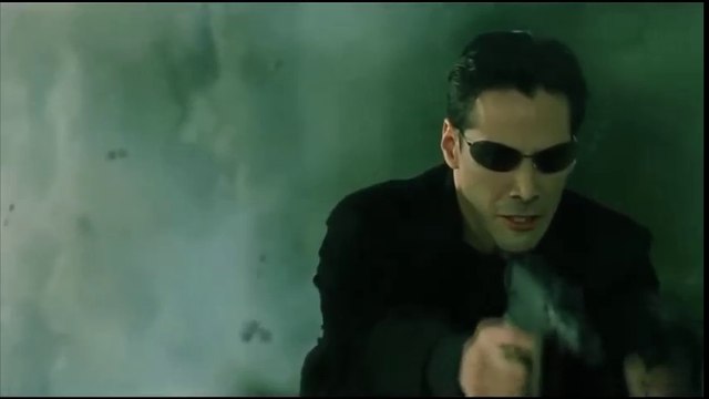 The Matrix, Keanu Reeves deleted scene because it was too violent / El Matrix escena cortada de Keanu Reeves por ser muy violenta.