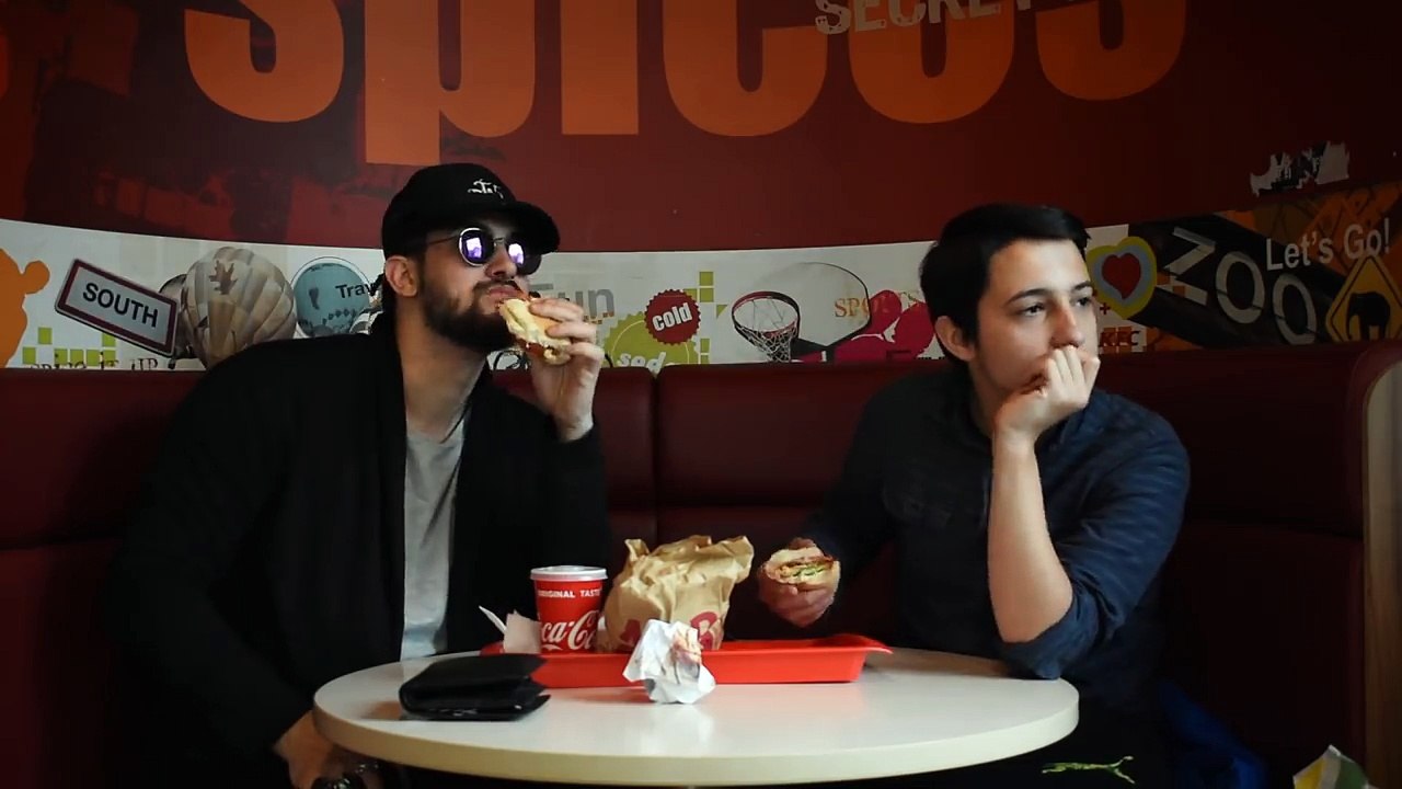 Junk Food Battle-Колко можеш да си купиш за 5 лева?