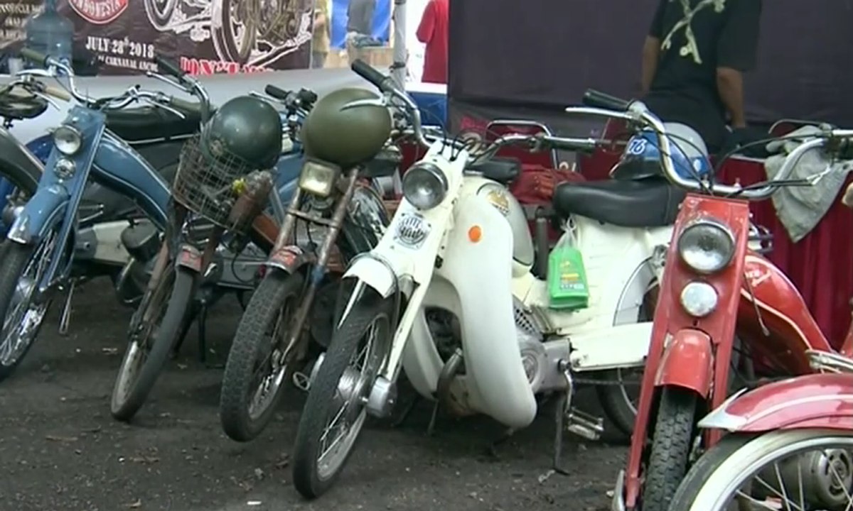 Akrobat di Atas Motor