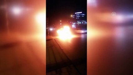 Bakırköy'de seyir halindeki takside yangın - İSTANBUL