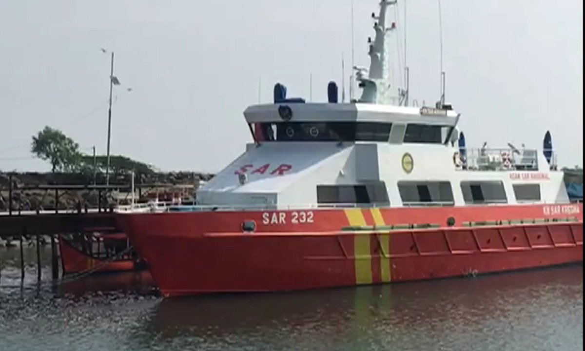 TNI Al & KKP Tangkap Kapal Buronan Interpol